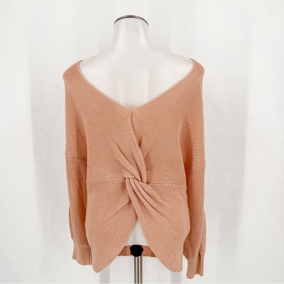 New York and Co peach colored sweater - Picture 2 of 4